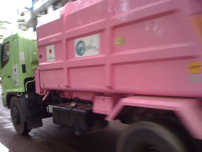 バングラデシュに日本からのゴミ収集車上陸